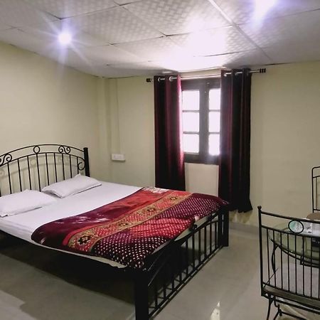 Hotel Gulmarg Mussoorie Kültér fotó