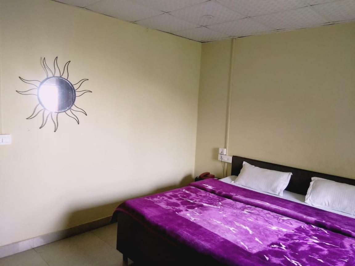 Hotel Gulmarg Mussoorie Kültér fotó