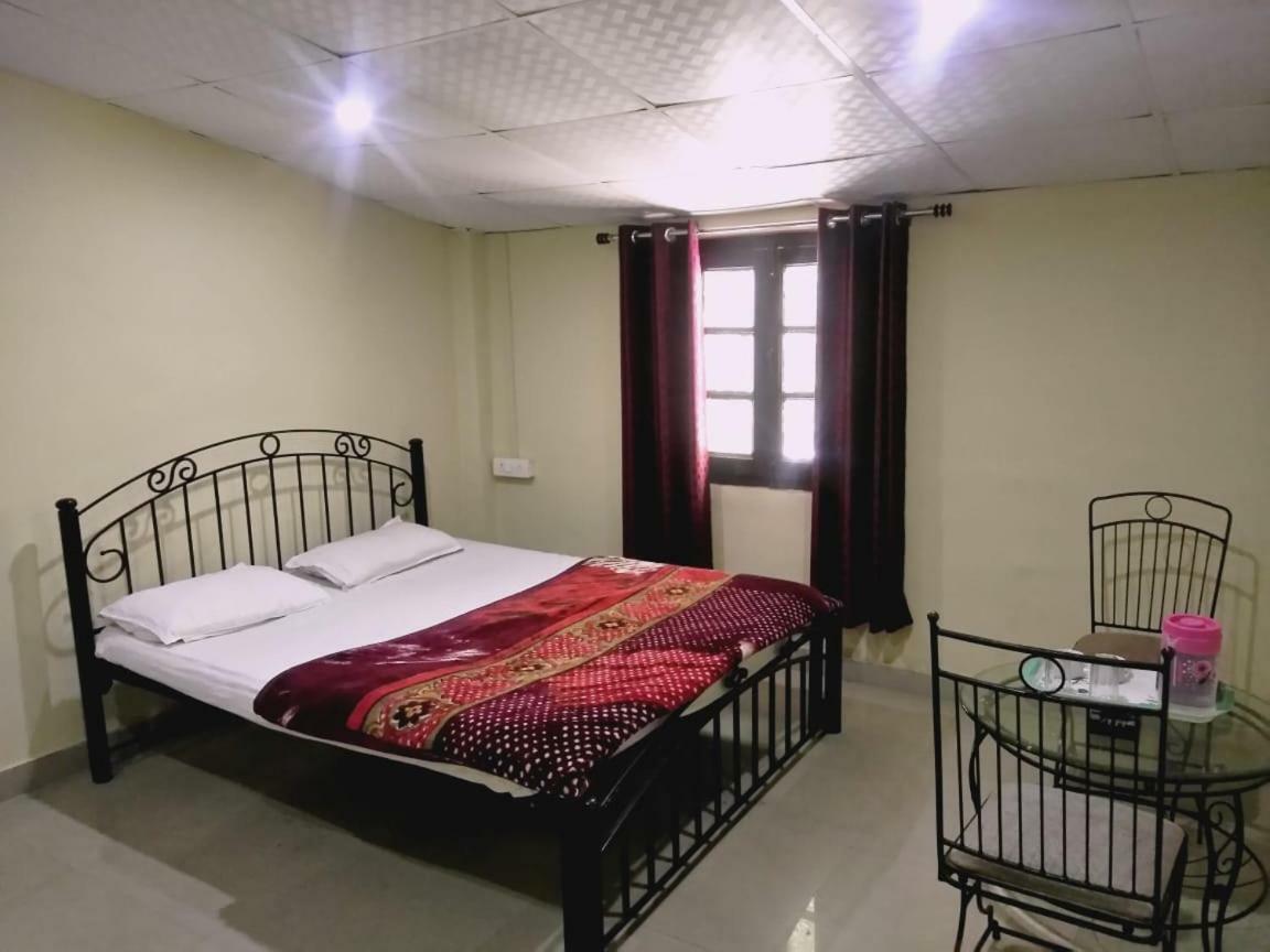 Hotel Gulmarg Mussoorie Kültér fotó