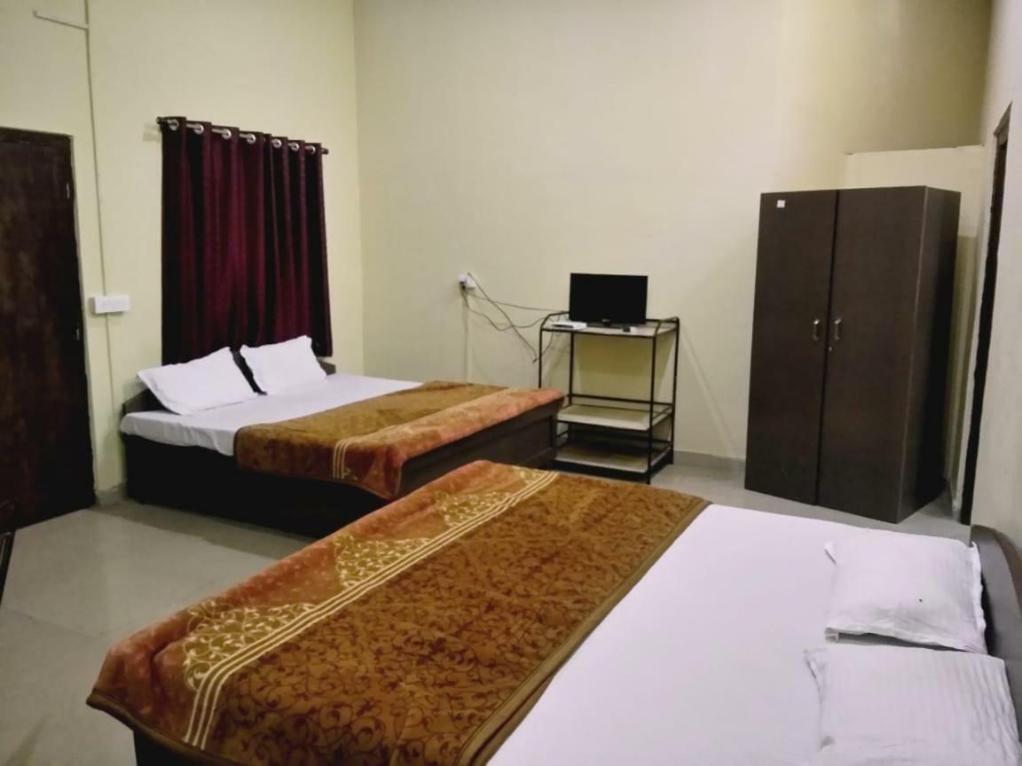 Hotel Gulmarg Mussoorie Kültér fotó