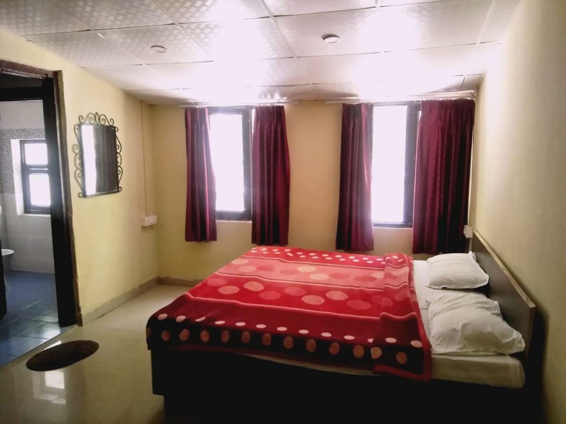 Hotel Gulmarg Mussoorie Kültér fotó