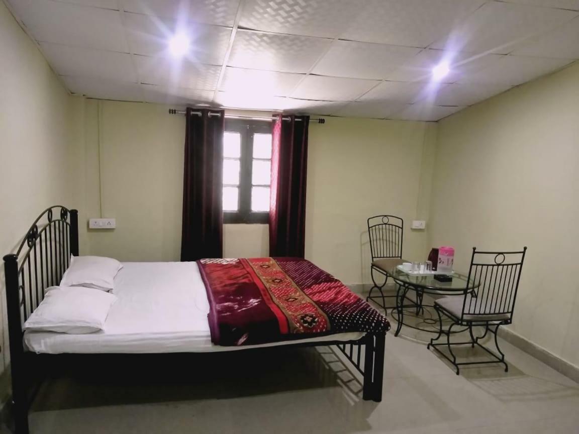 Hotel Gulmarg Mussoorie Kültér fotó